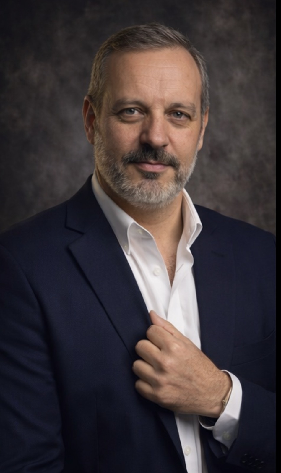 Retrato profesional de Javier Santos, equipo de Enxebre Salud